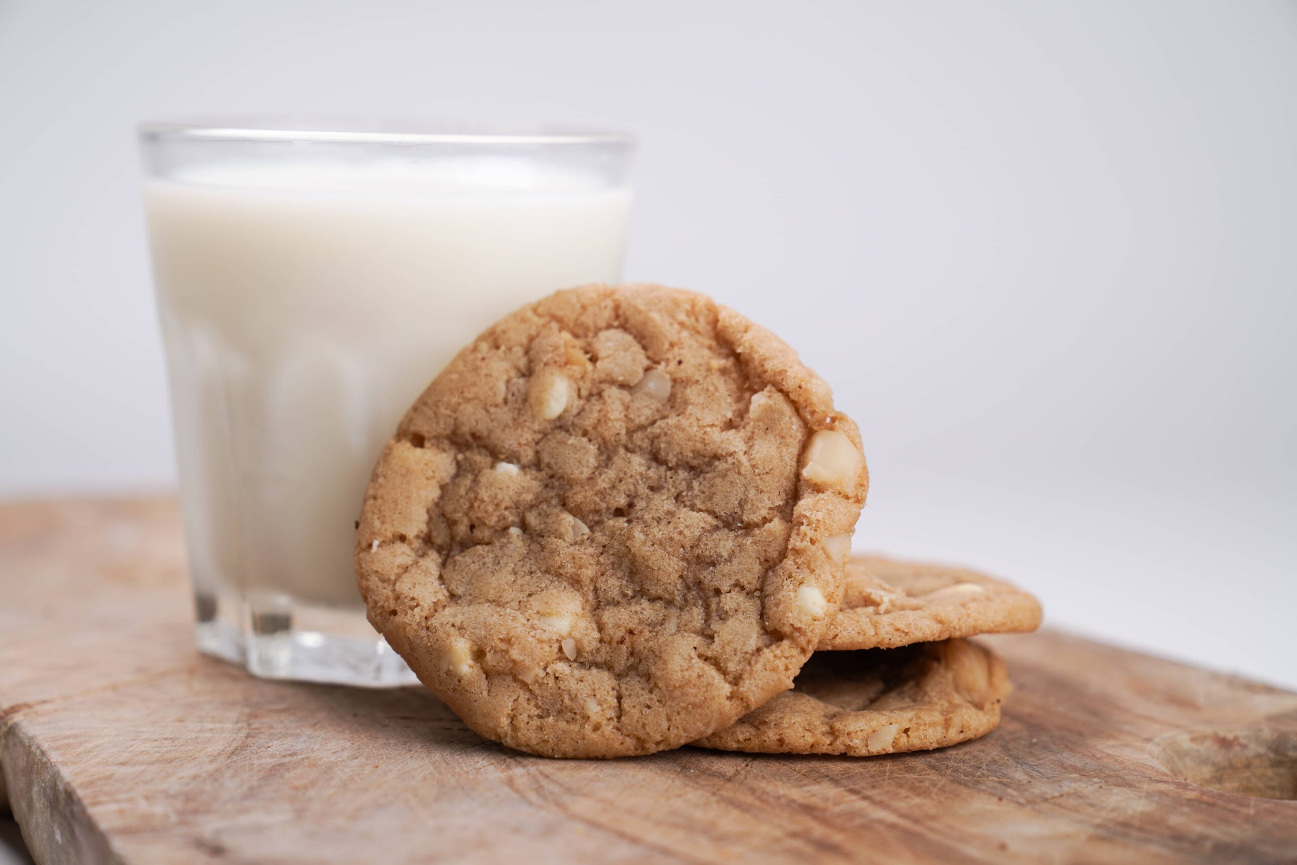 Dreamy Delite - White Chocolate & Macadamia Nut - 200mg THC - Image 2
